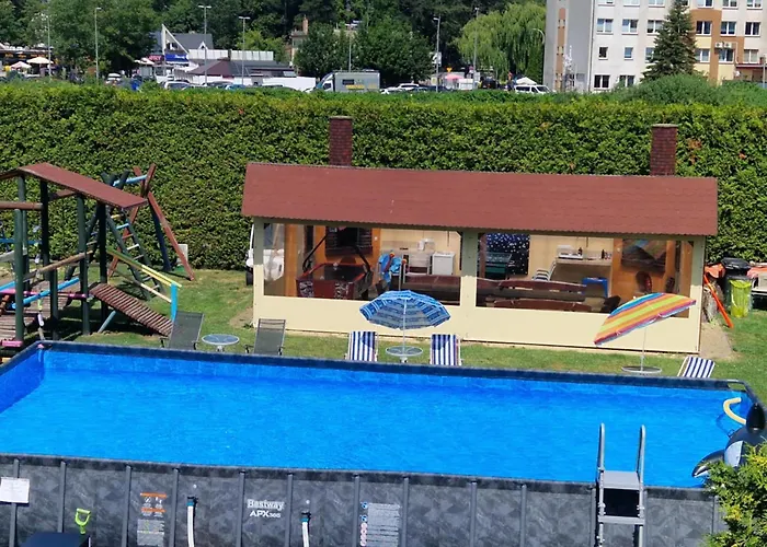 VILLA DORA - CENTRUM, PODGRZEWANY BASEN 5m x 10m, Plac zabaw, Parking Mielno 